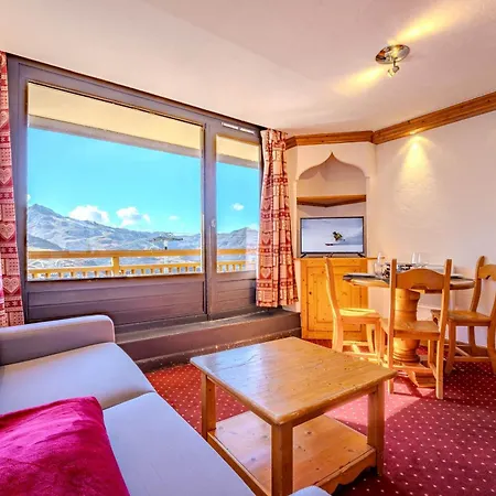 View 1br And Bunks With Balcony In Centre - Le Blanc *