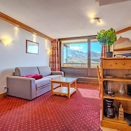 View 1br And Bunks With Balcony In Centre - Le Blanc *