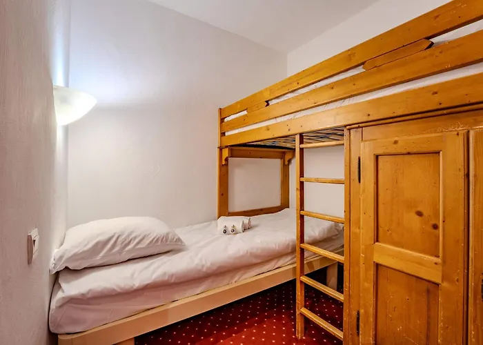 View 1br And Bunks With Balcony In Centre - Le Blanc